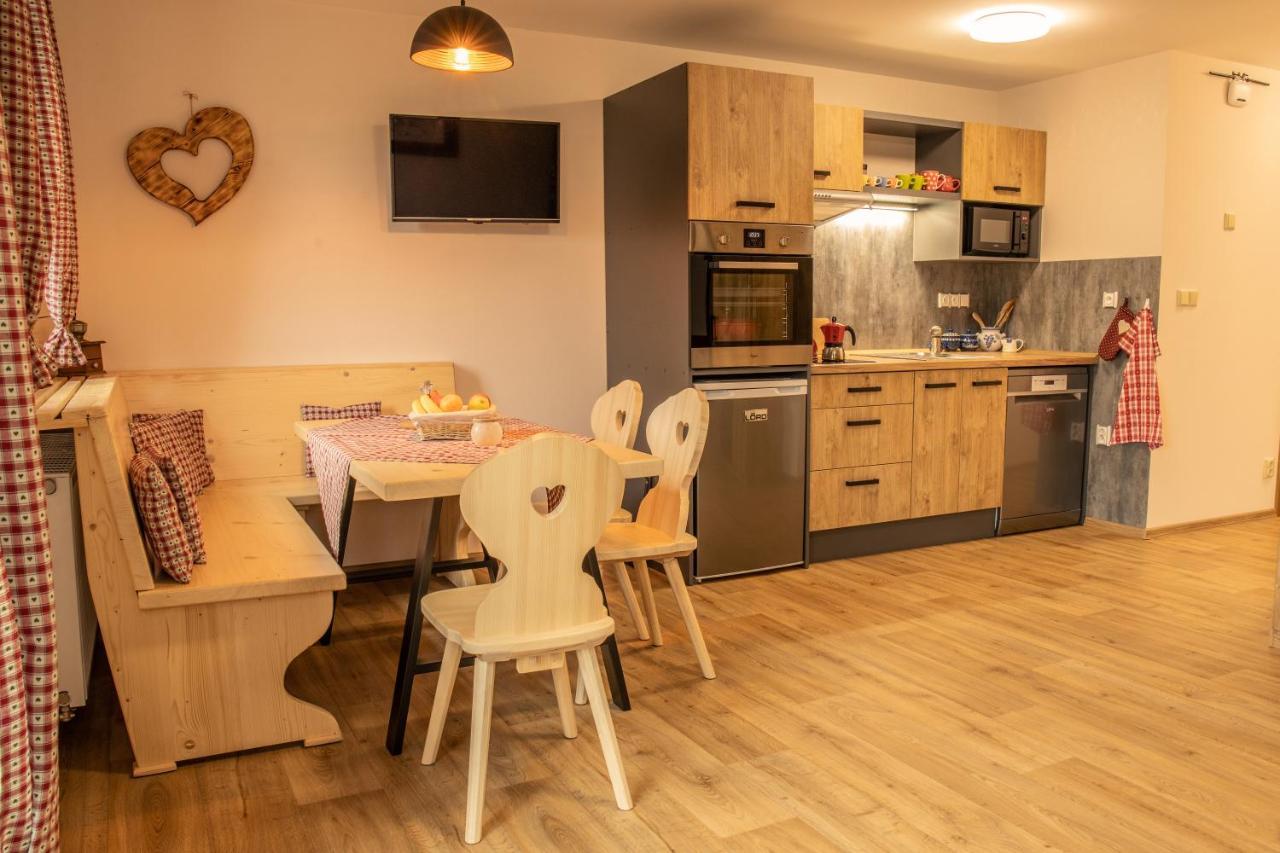 Apartmany Kulna Bozi Dar Bagian luar foto